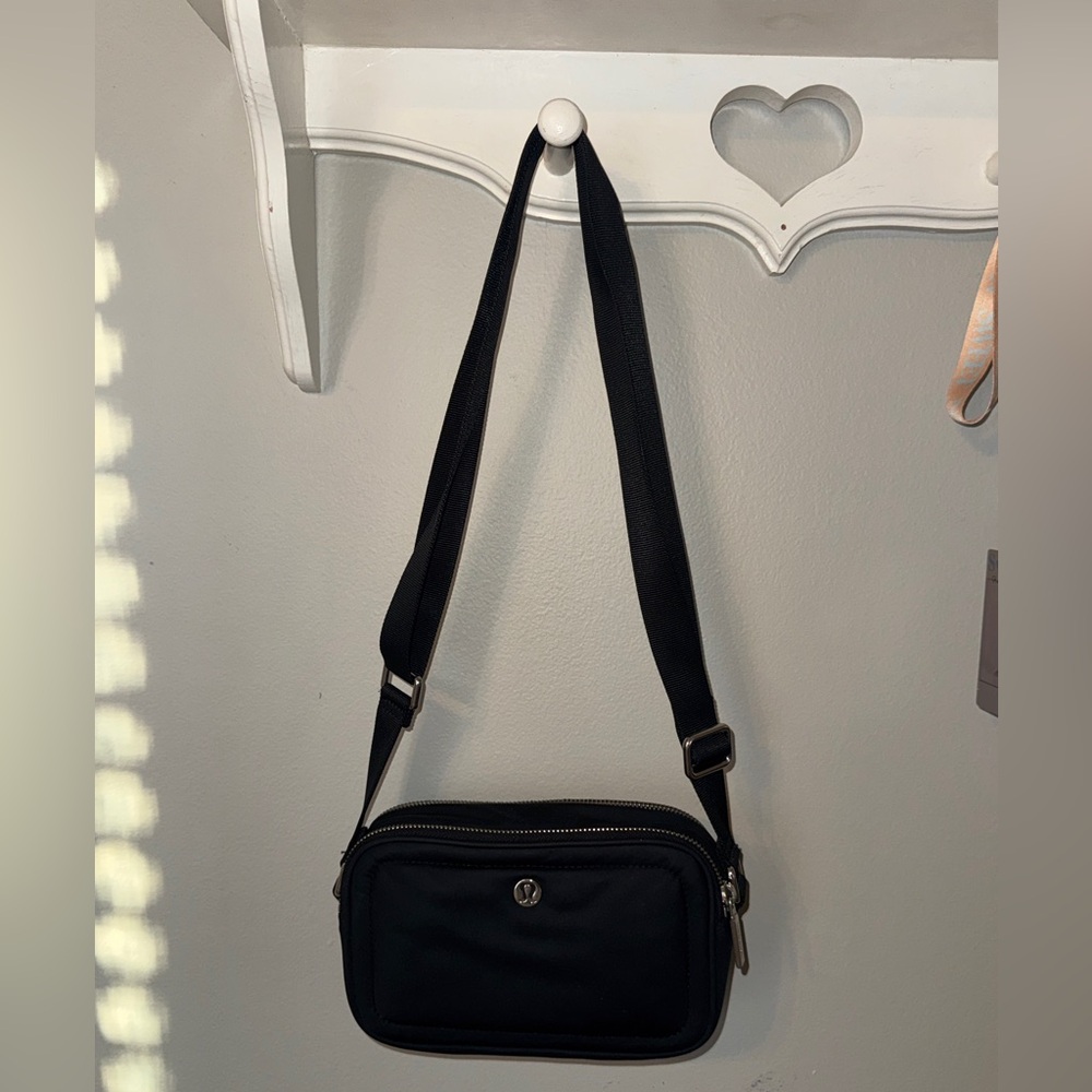 Lululemon Crossbody Camera Bag 2L